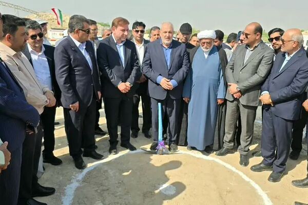 عملیات اجرایی پست 132/20 کیلوولت چاه مبارک عسلویه با حضور وزیر نیرو آغاز شد