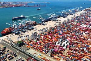 عوارض بندری چین از ۱۴  اکتبر برای کشتی‌های آمریکایی آغاز می‌شود