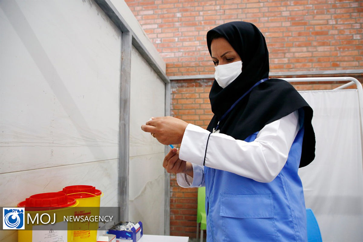 بازدید وزیر بهداشت از مراکز واکسیناسیون زنجان و قزوین