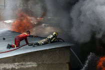 آتش‌سوزی در مجتمع تجاری اطلس بندر درگهان جزیره قشم + فیلم