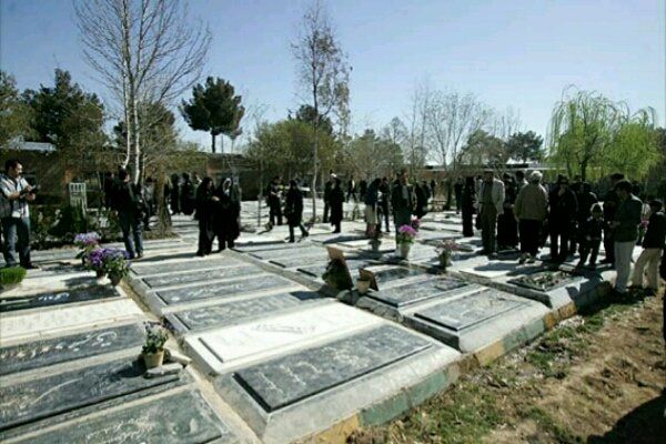 ممنوعیت ورود خودروهای شخصی به آرامستانهای کرمانشاه در دو پنجشنبه آخر سال