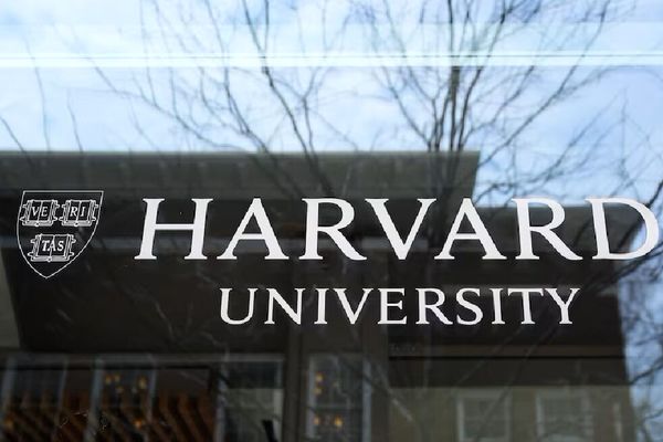 دولت چین به ممنوعیت ورود دانشجویان بین‌المللی به دانشگاه هاروارد واکنش نشان داد