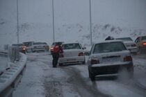 راه های تکاب در پی بارش برف مسدود شد