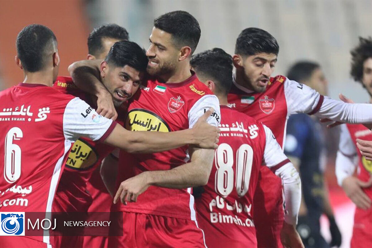 دیدار تیم های فوتبال پرسپولیس و نساجی