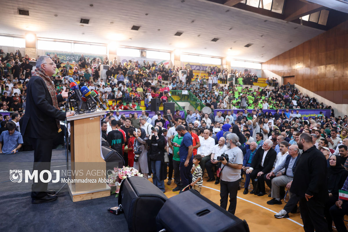سخنرانی انتخاباتی علیرضا زاکانی در سالن حجاب تهران