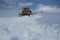 بسته شدن راه ارتباطی ۴۰ روستای فریدونشهر در اثر بارش برف و کولاک