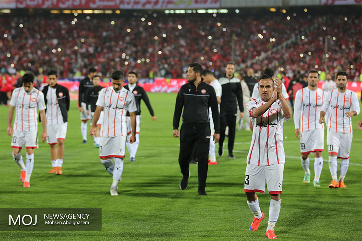 دیدار تیم های فوتبال پرسپولیس-حسین کعبی
