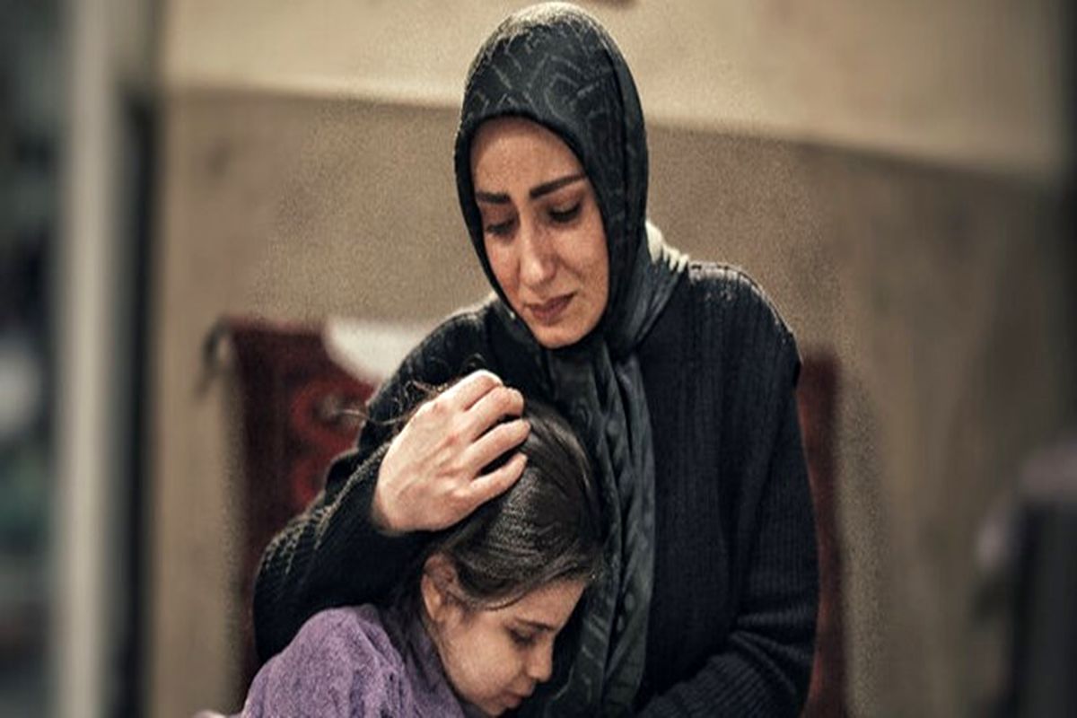 سریال بی همگان