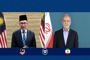 پزشکیان با نخست‌وزیر مالزی دیدار کرد