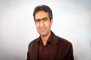 هنرمندان باید حقایق ارزشمند دفاع مقدس را با زبان هنر به جامعه معرفی کنند