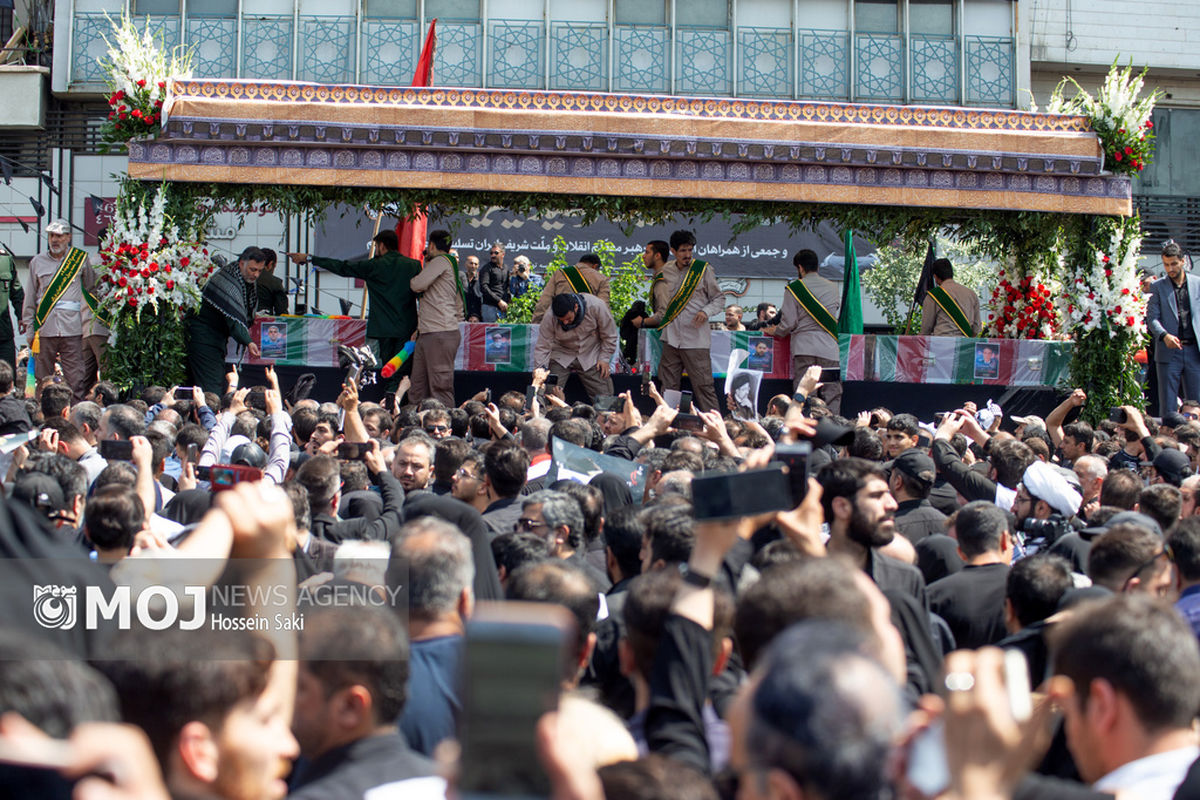 مراسم تشییع پیکر رئیس جمهور و همراهان شهیدش در تهران