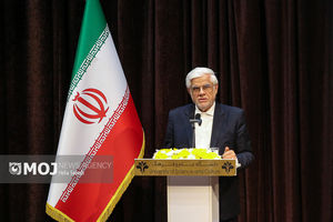 شکاف بین نسلی و بین مردم و حکومت باید رفع شود