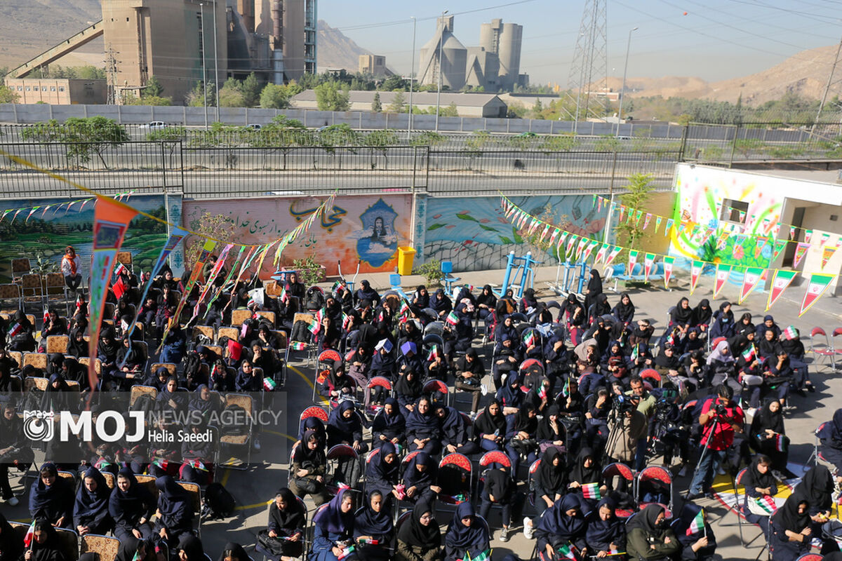 نواختن زنگ آغاز سال تحصیلی با حضور سخنگوی دولت
