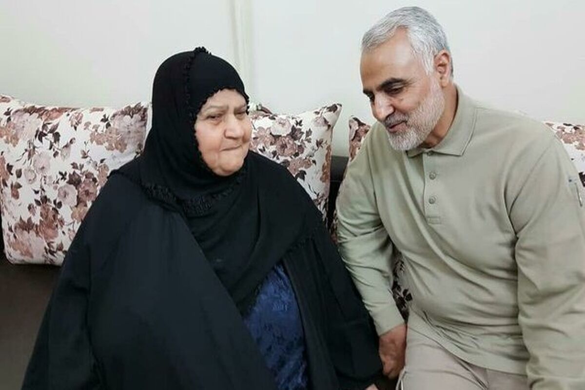 دیدار سردار سلیمانی با خانواده شهید علی هاشمی