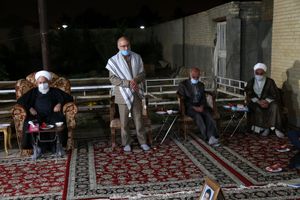 امام جمعه یزد با خانواده شهدا و ایثارگران فتح خرمشهر دیدار کرد