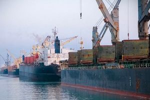استقبال بنادر کشور از سرمایه‌گذاری در حوزه تخلیه و بارگیری کالاهای اساسی