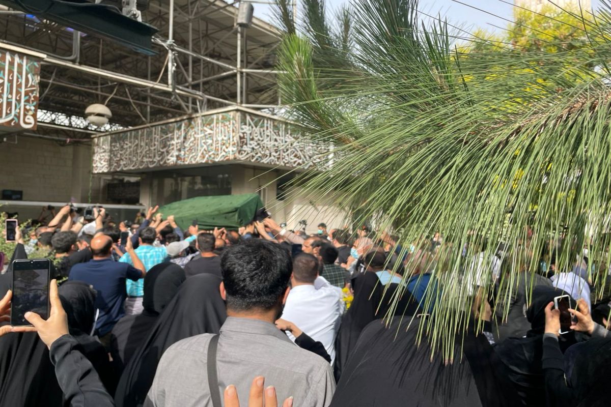 مراسم تشییع پیکر آیت الله فاطمی نیا