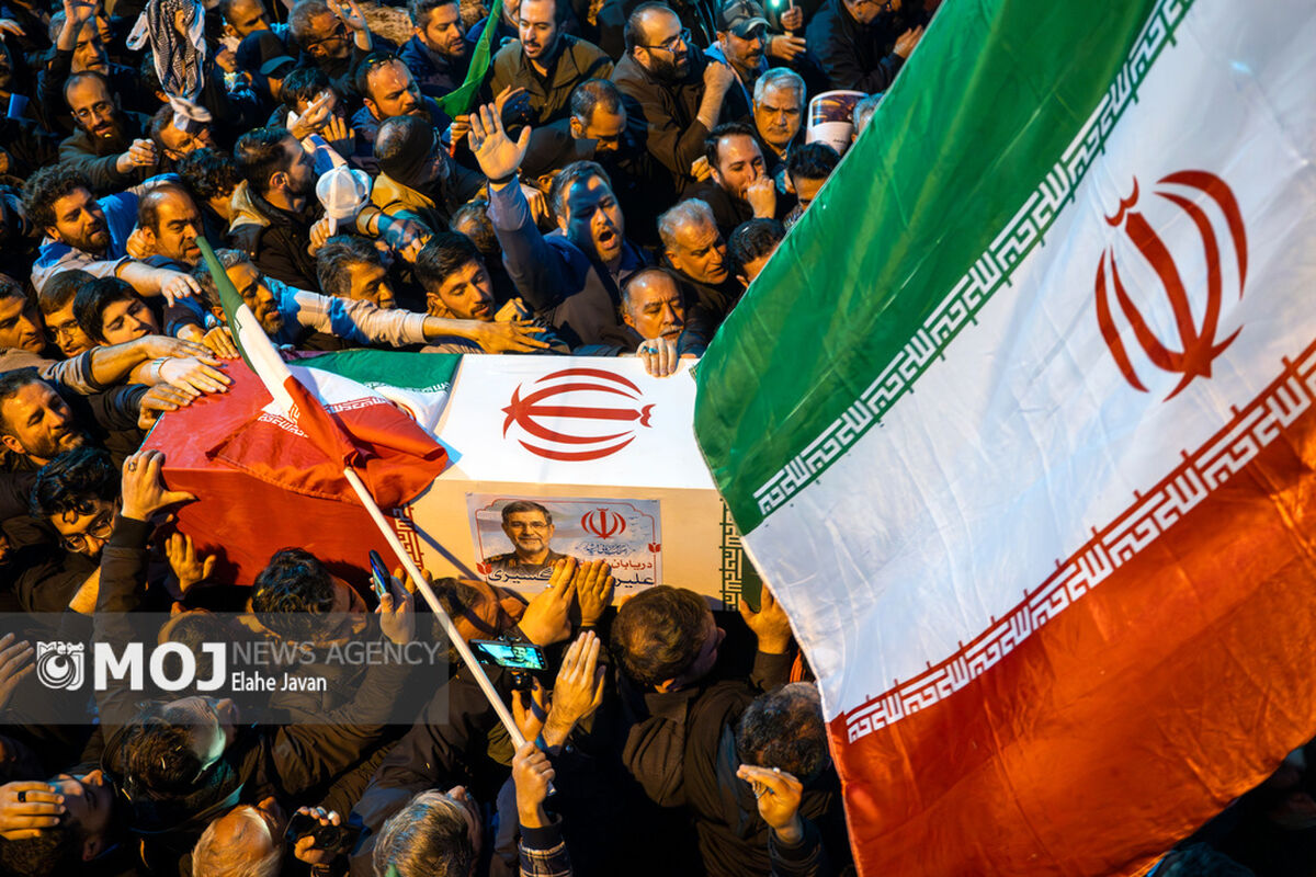 تشییع پیکر دریابان شهید «علیرضا تنگسیری» و جمعی از شهدای والامقام