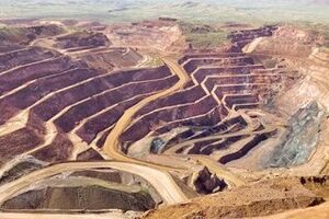 ادامه اختلاف سازمان محیط زیست و وزارت صنعت بر سر معدنکاری