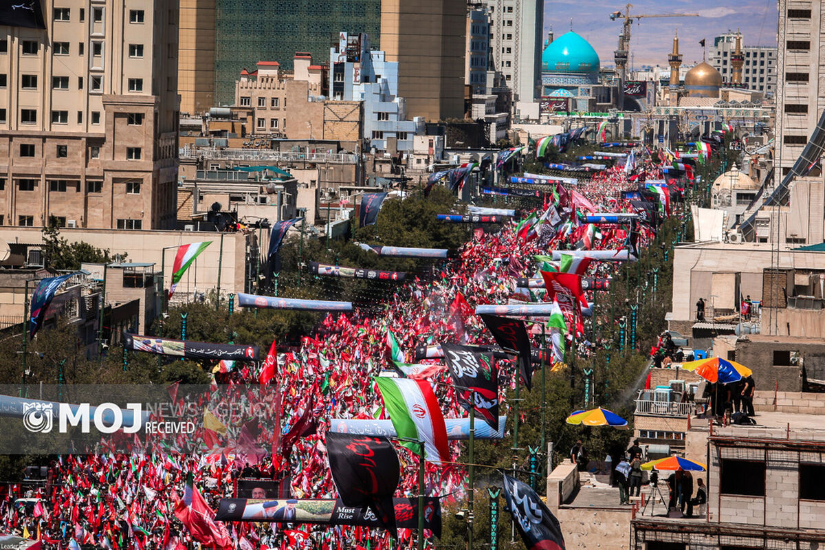 تشییع پیکر مطهر قائد شهید انقلاب اسلامی در مشهد مقدس