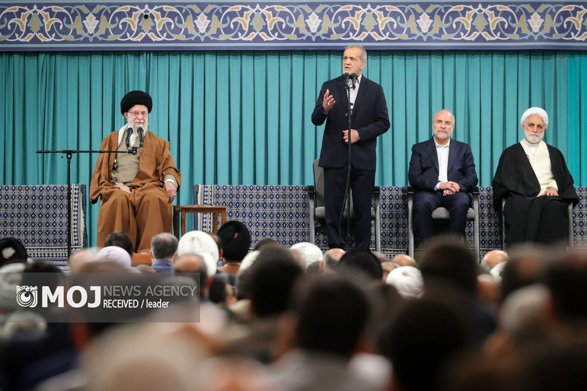 دیدار مسئولان نظام و سفرای کشورهای اسلامی با رهبر معظم انقلاب