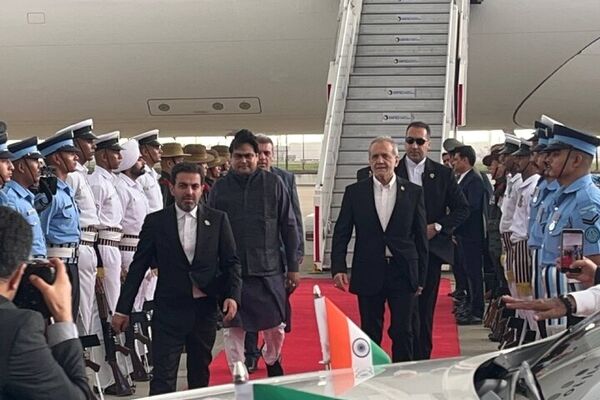 مسعود پزشکیان وارد دهلی نو شد