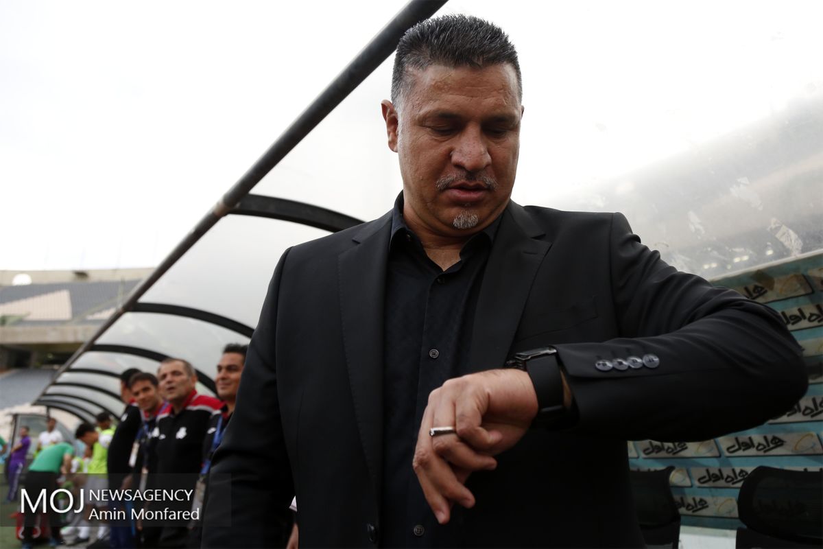 علی دایی سرمربی تیم فوتبال سایپا