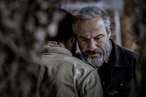 حبیب خزایی فر موسیقی دیدن این فیلم جرم است را می نوازد