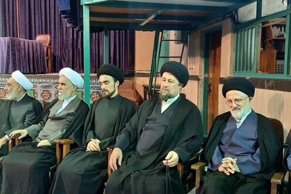 مراسم بزرگداشت رهبر شهید انقلاب در حسینیه شماره یک جماران برگزار شد