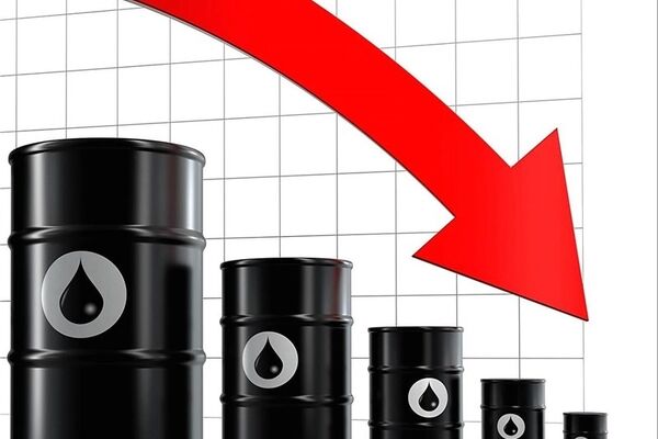  کاهش قیمت نفت ادامه دارد