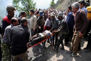 بیش از چهل و چهار میلیارد ریال به خانواده جانباختگان حادثه معدن آزادشهر پرداخت شد