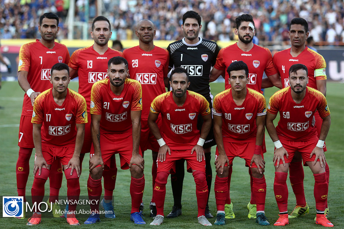 دیدار تیم های فوتبال استقلال تهران و فولاد خوزستان