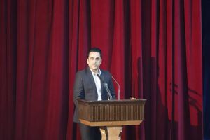 کوته نظرى یک فرد مانع از ورود کالاى ما به مناطق آزاد شد/اجازه ندادند ارز نیمایى دریافت کنیم