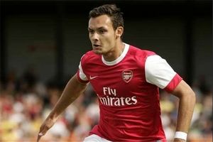 مهاجم سابق آرسنال هم‌ بازی طارمی می‌شود