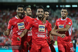 دیدار تیم های فوتبال پرسپولیس و فولاد خوزستان