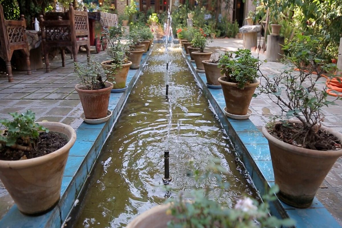 برنامه تهرانگرد به عمارت صبا و باغ شازده می رود