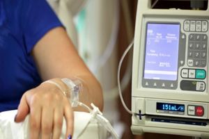 سه کلینیک ویژه کرمانشاه به صورت شبانه‌روزی آماده ارائه خدمات شیمی درمانی به بیماران سرطانی هستند 