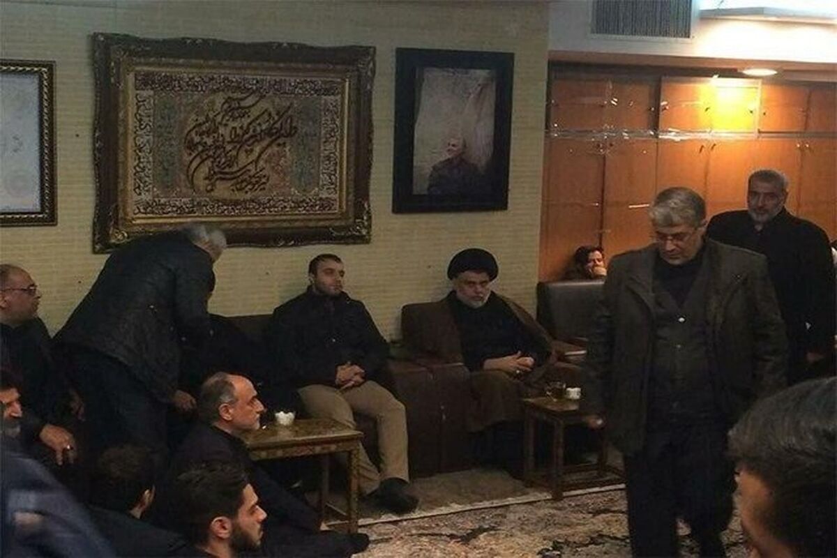 مقتدی صدر در منزل شهید سردار سلیمانی