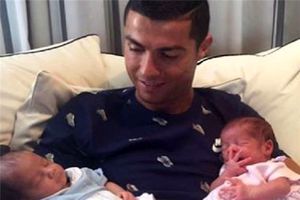 رونالدو تصویر فرزندان دوقلوی خود را منتشر کرد+عکس