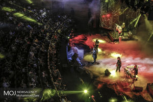 ناصر چشم‌آذر به هنگام اجرای کنسرت دچار مشکل جسمی شد