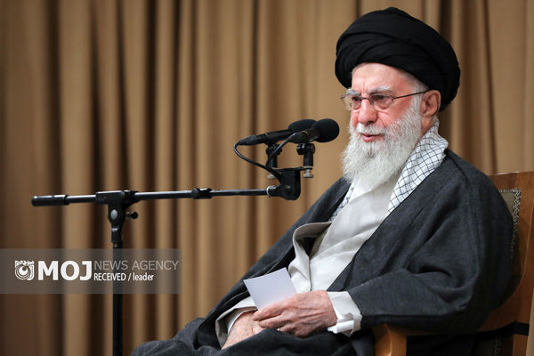 رهبر انقلاب درگذشت والده دکتر حداد عادل را تسلیت گفتند