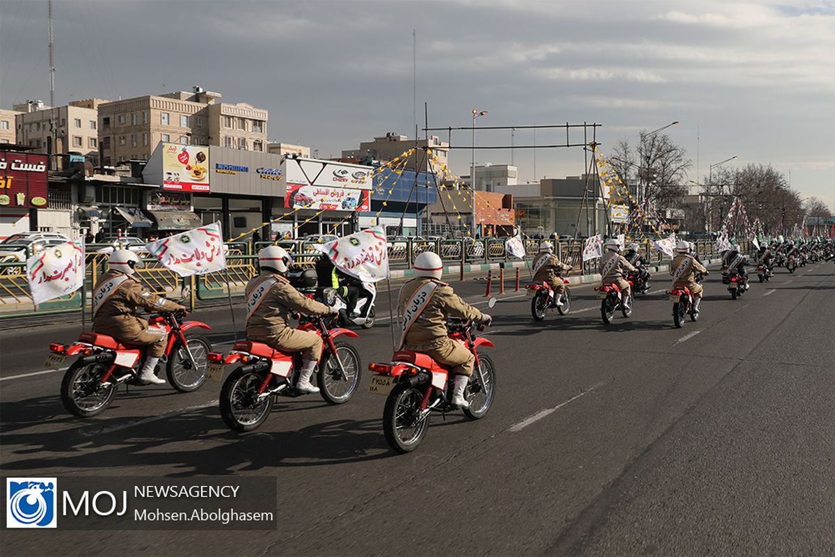 رژه موتور سواران نیرو‌های مسلح
