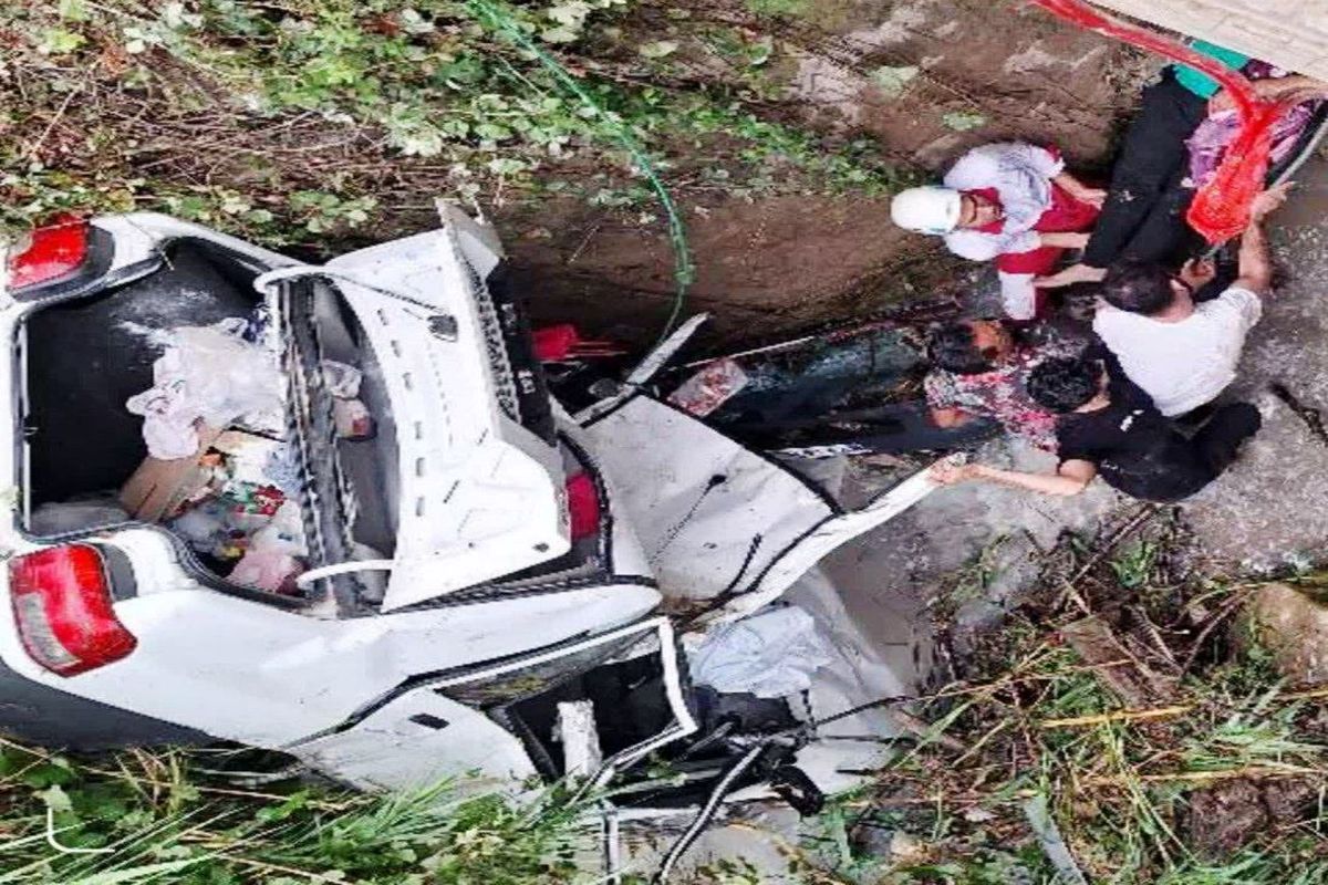 سقوط خودرو به دره در کجور