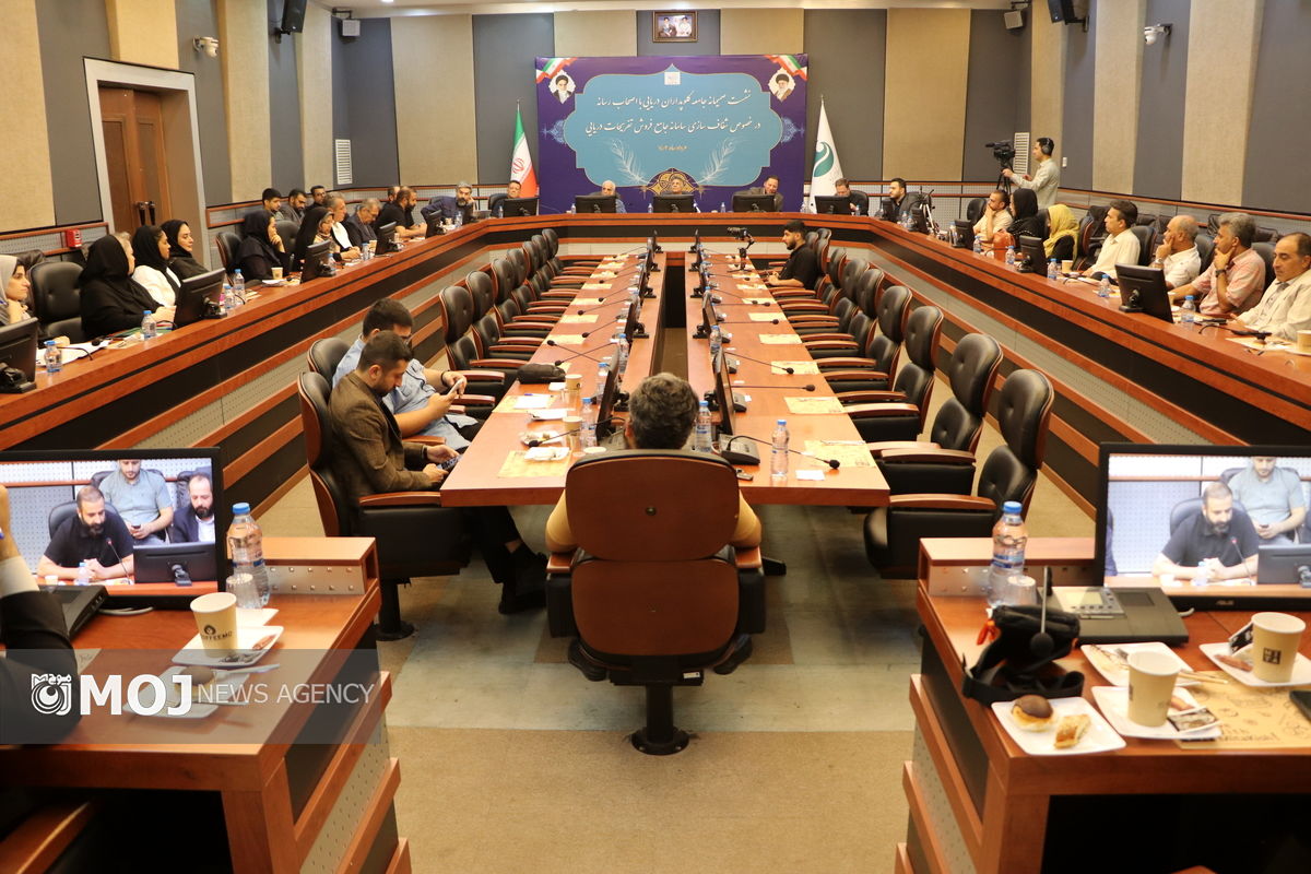 نشست خبری علی اقتصاد مدیر عامل جامعه کلوبداران کیش