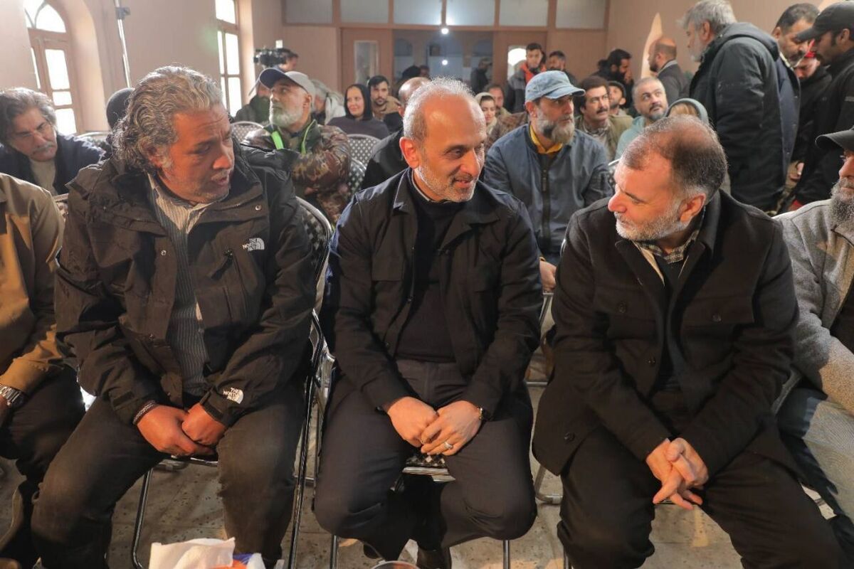 رئیس سازمان صدا و سیما در بازدید از پشت‌صحنه سریال «دیوار دفاعی»