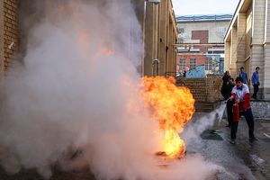  ۲ حریق گسترده در ۲ کارخانه اطفا شد