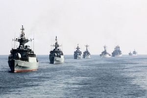 آغاز رژه‌ی دریایی نیروهای مسلح در بندرعباس