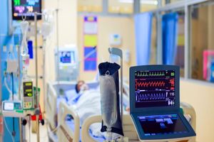 کمک 17 میلیاردى فعالان اقتصادی هرمزگان به مراکز درمانی