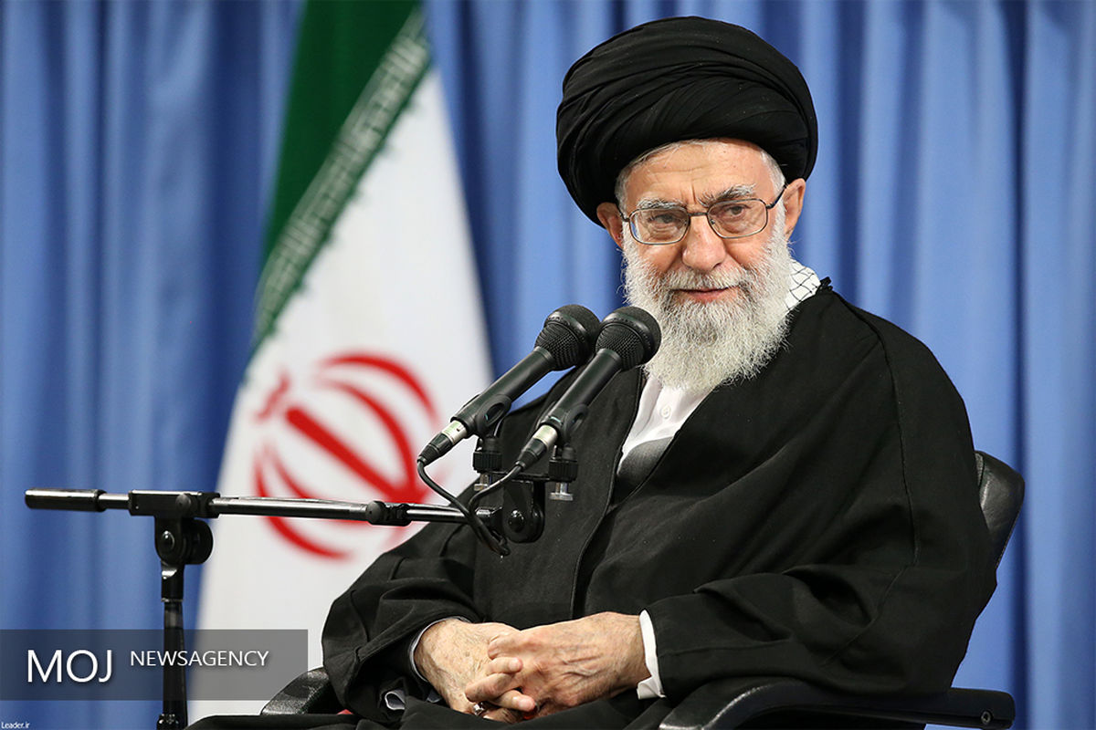 دیدار جمعی از مداحان و ذاکران اهل بیت(ع) با مقام معظم رهبری