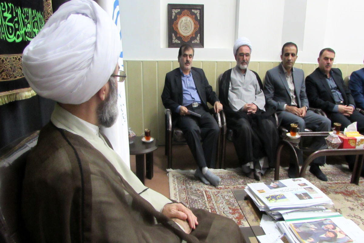 دیدار مدیران بیمه سلامت با آیت الله فلاحتی